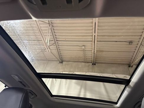 Used 2020 Toyota Highlander Platinum image 11