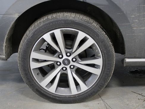 Used 2021 Ford Expedition Platinum image 13