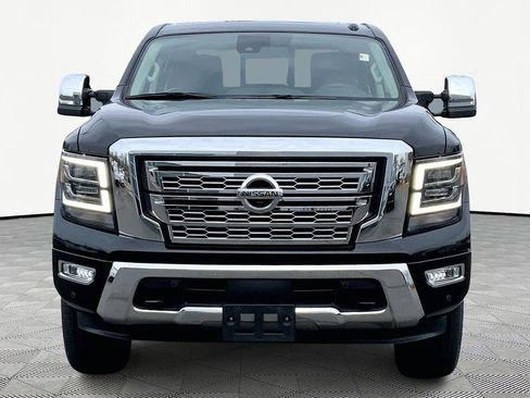 Used 2021 Nissan Titan SL w/ Moonroof Package image 2