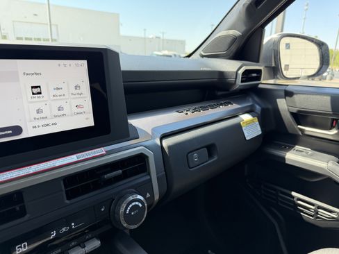 New 2026 Toyota Tacoma TRD Off-Road AWD/4WD image 17