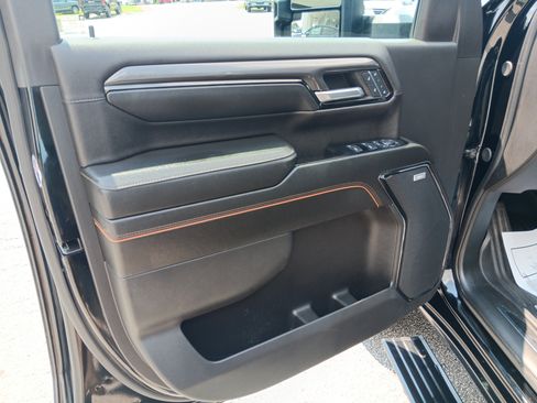 Used 2024 GMC Sierra 2500 AT4 w/ AT4 Premium Plus Package AWD/4WD image 11