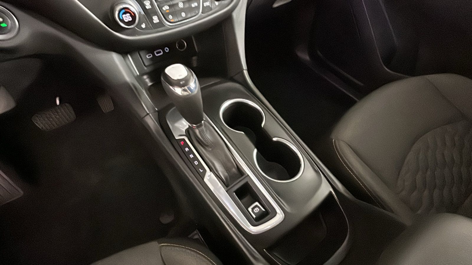 Used 2020 Chevrolet Equinox LT FWD image 25