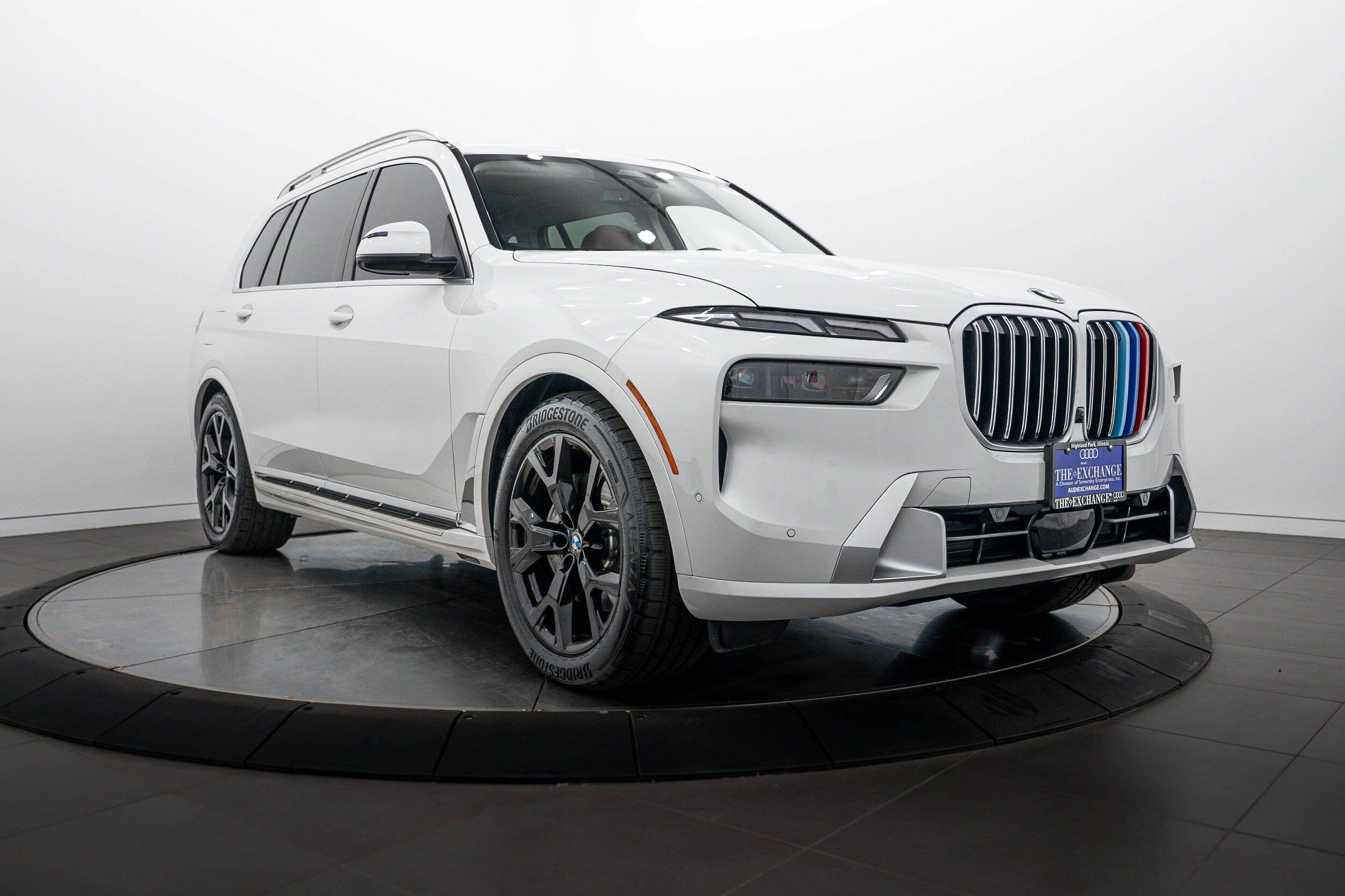 Used 2023 BMW X7 xDrive40i w/ Parking Assistance Package AWD/4WD image 1