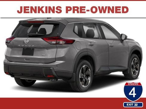 Used 2024 Nissan Rogue SV AWD/4WD image 33
