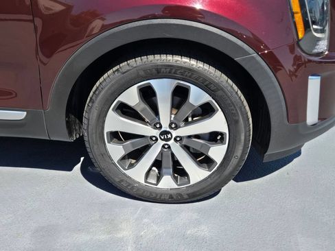 Used 2020 Kia Telluride S w/ S 8 Passenger Seating Package AWD/4WD image 9