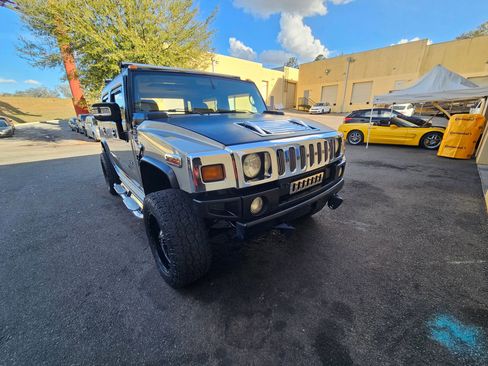 Used 2005 HUMMER H2 SUT w/ Preferred Equipment Group image 16