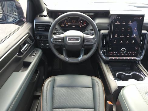 Used 2025 GMC Yukon AT4 w/ AT4 Premium Package AWD/4WD image 13