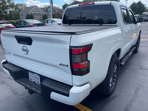 Certified 2025 Nissan Frontier SV image 5