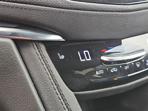 Used 2025 Cadillac XT5 Luxury image 14