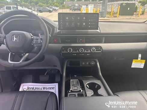 New 2026 Honda Pilot Touring image 6