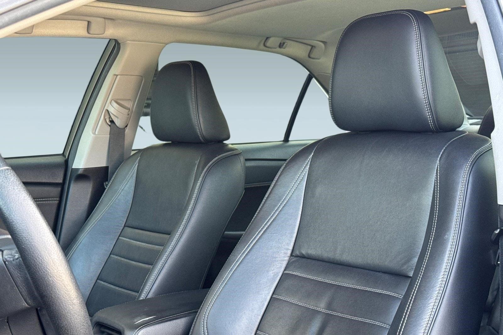 Used 2015 Toyota Camry XLE w/ Moonroof Package FWD image 27