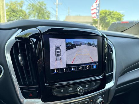 Used 2022 Chevrolet Traverse Premier w/ Redline Edition AWD/4WD image 39