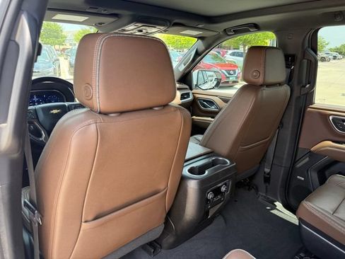 Used 2023 Chevrolet Suburban High Country AWD/4WD image 27