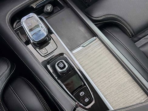 Used 2022 Volvo S90 B6 Inscription w/ Advanced Package image 18