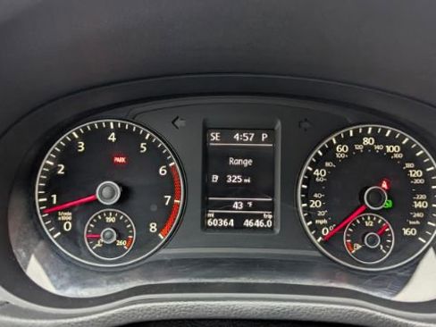 Used 2015 Volkswagen Passat 1.8T SE image 34