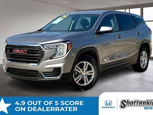 Used 2024 GMC Terrain SLE image 1