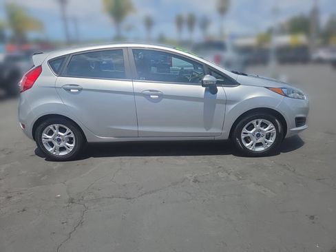 Used 2015 Ford Fiesta SE FWD image 3