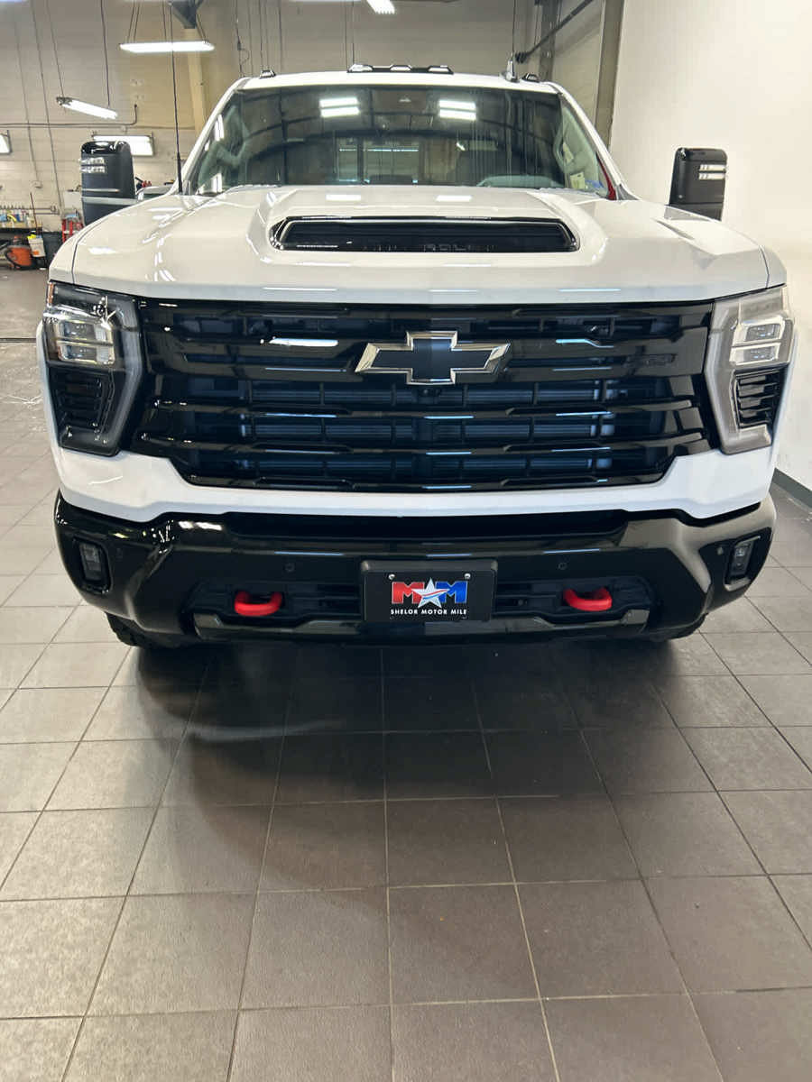 Used 2025 Chevrolet Silverado 2500 LT w/ Trail Boss Package AWD/4WD image 3