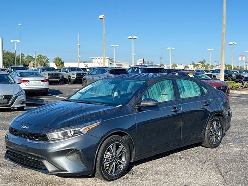 Used 2023 Kia Forte LXS FWD image 3