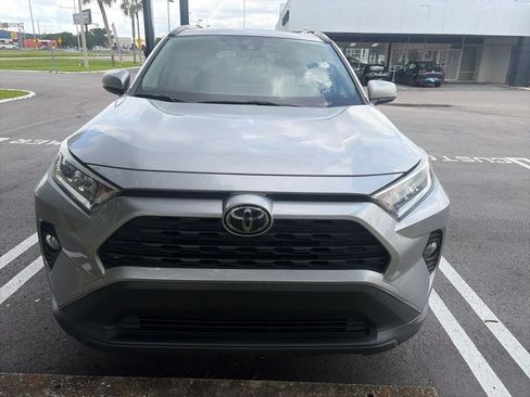 Used 2019 Toyota RAV4 XLE Premium FWD image 2