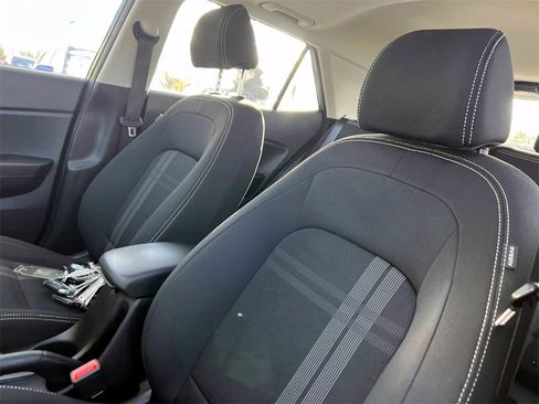 Certified 2023 Hyundai Venue SEL w/ Cargo Package image 10