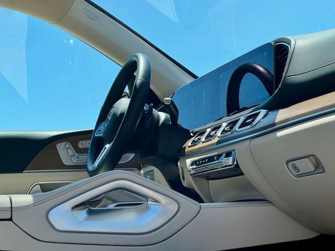 Certified 2022 Mercedes-Benz GLS 450 4MATIC image 25