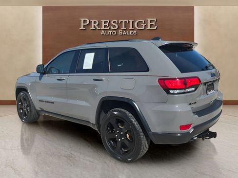 Used 2020 Jeep Grand Cherokee Laredo AWD/4WD image 13