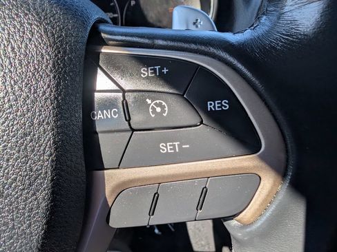 Used 2014 Jeep Grand Cherokee Laredo w/ Trailer Tow Group IV AWD/4WD image 24