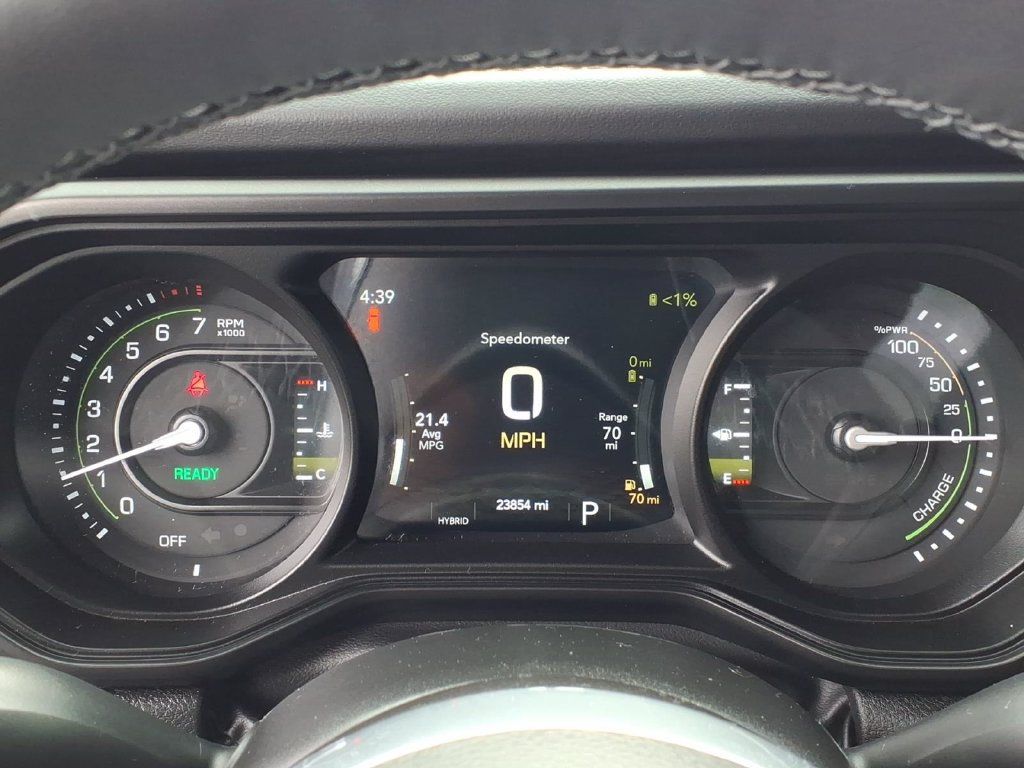 Certified 2025 Jeep Wrangler Unlimited Sahara AWD/4WD image 6