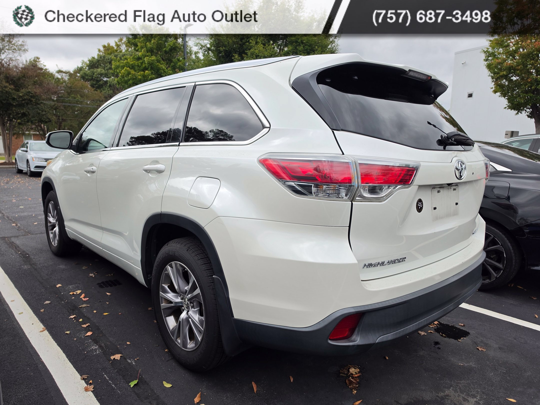 Used 2015 Toyota Highlander XLE AWD/4WD image 4