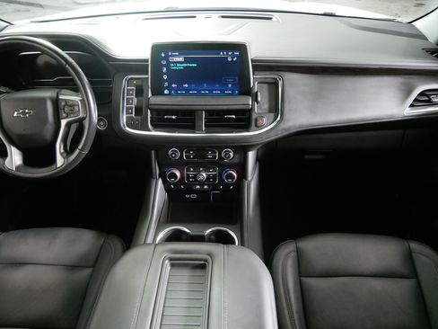 Certified 2022 Chevrolet Tahoe Z71 w/ Luxury Package AWD/4WD image 10