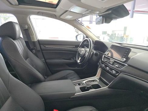 Used 2021 Honda Accord Touring image 16