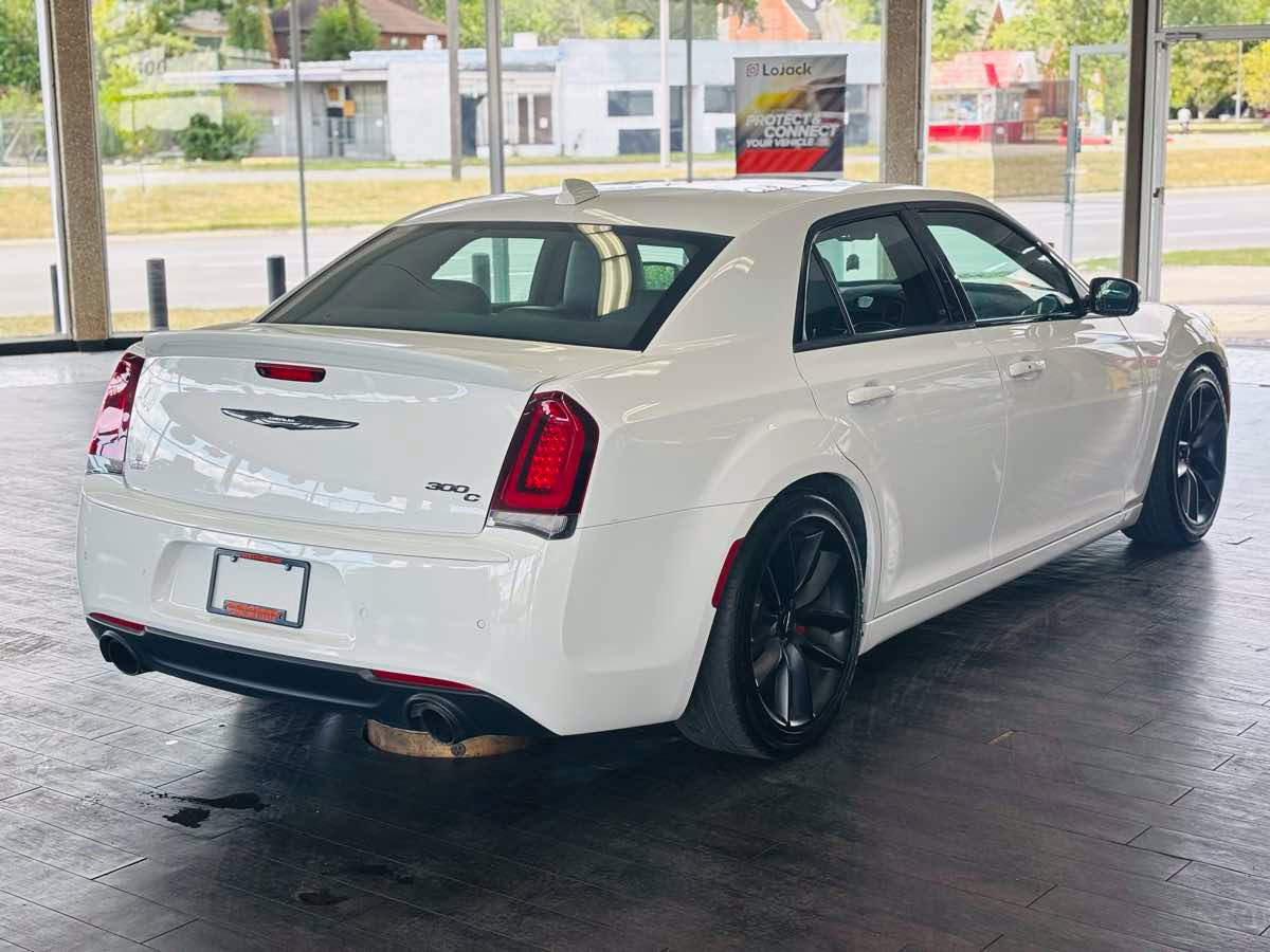 Used 2023 Chrysler 300 C RWD image 7