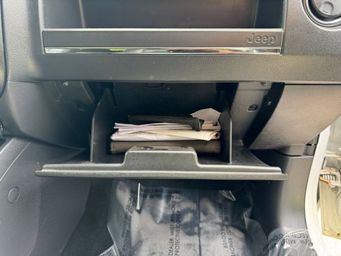 Used 2012 Jeep Patriot Limited w/ Sun/Sound Group image 36