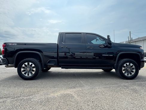 Used 2022 Chevrolet Silverado 2500 Custom w/ Custom Value Package AWD/4WD image 7