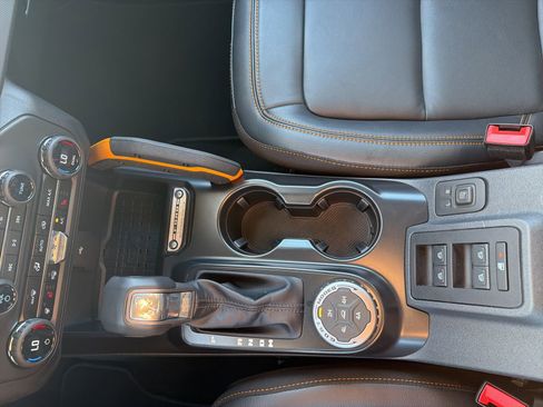 Used 2024 Ford Bronco Badlands image 23