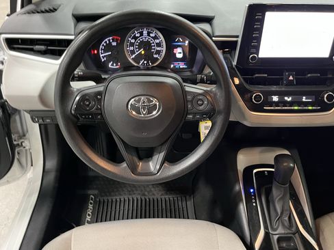 Used 2020 Toyota Corolla LE image 12