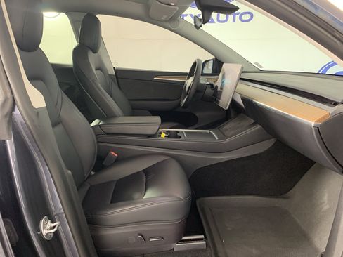 Used 2022 Tesla Model Y Long Range AWD/4WD image 37