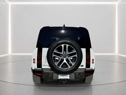 Used 2021 Land Rover Defender 110 X-Dynamic HSE AWD/4WD image 5
