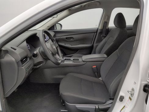 Used 2025 Nissan Sentra S FWD image 17