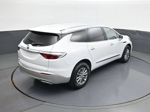 Used 2023 Buick Enclave Essence AWD/4WD image 18
