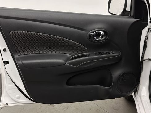 Used 2019 Nissan Versa SV image 11