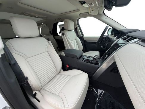 New 2026 Land Rover Discovery Limited Edition AWD/4WD image 16