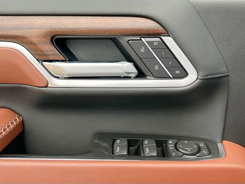 New 2026 GMC Sierra 2500 Denali Ultimate AWD/4WD image 13