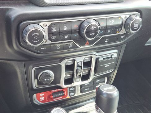 Used 2021 Jeep Wrangler Unlimited Rubicon w/ Xtreme Recon 35" Tire Package AWD/4WD image 20