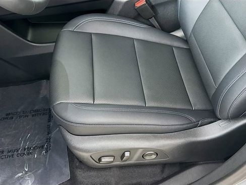 New 2026 Chevrolet Traverse LT w/ Driver Confidence Package AWD/4WD image 20