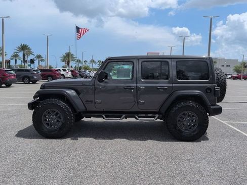 Used 2025 Jeep Wrangler Unlimited Sport AWD/4WD image 7