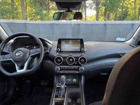 Used 2025 Nissan Sentra SV FWD image 31
