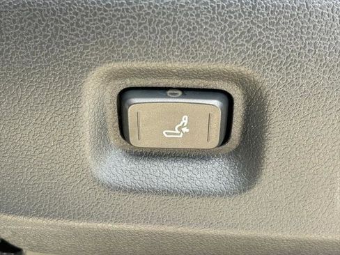 Certified 2025 Toyota Tacoma SR image 21