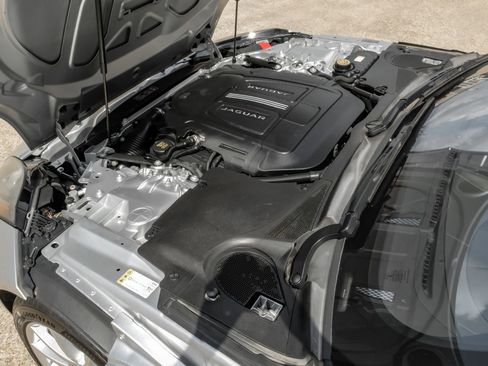 Used 2017 Jaguar F-TYPE Coupe image 40